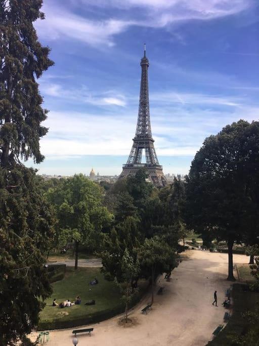 Eiffel Tower Paris Apartment Exterior photo